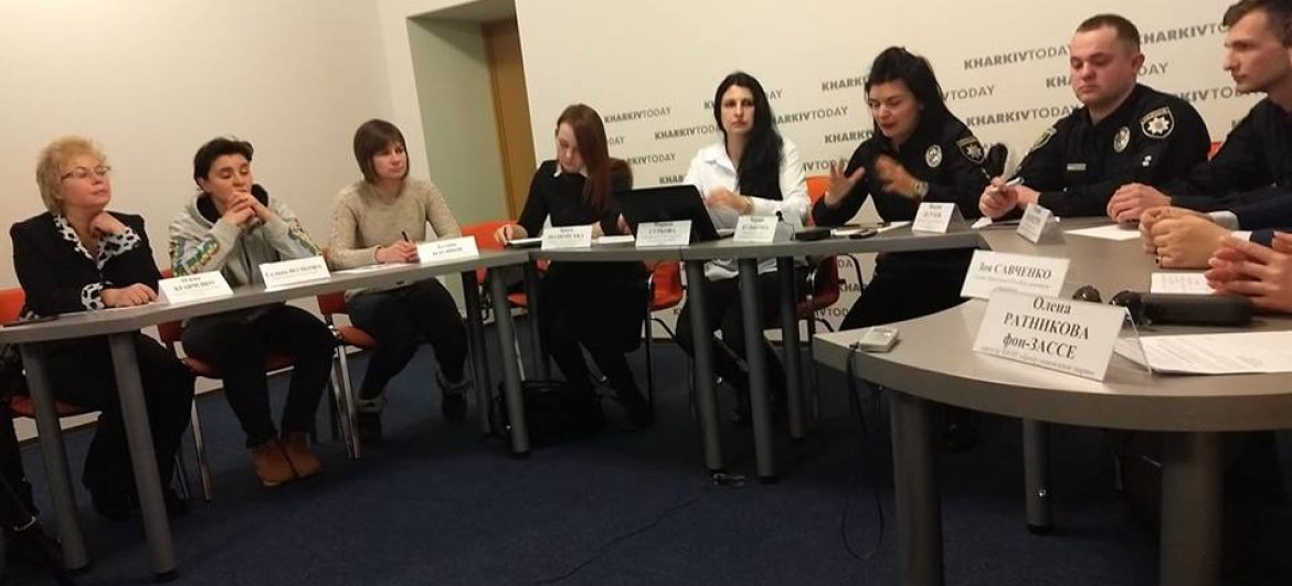В Харкові відбувся круглий стіл захисників тварин та патрульної поліції
