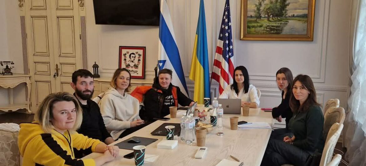 Зустріч ключових зоозахисних організацій України з експертами з диких тварин